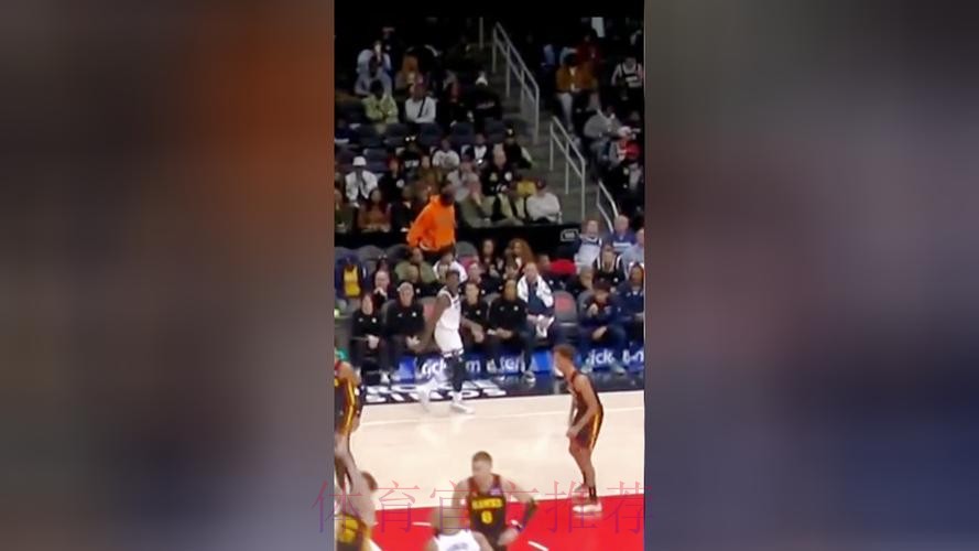 迪文岑佐上篮不进 戈贝尔神兵天降炸筐得手 迪文岑佐上篮不进 戈贝尔神兵天降炸筐得手